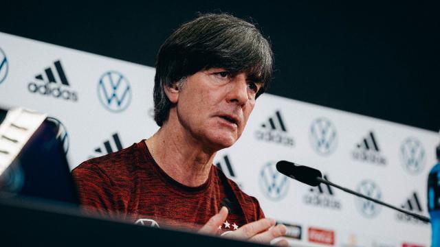 世界杯手机高清观看软件-勒夫：不急于再就业 克罗斯退出不影响中场实力